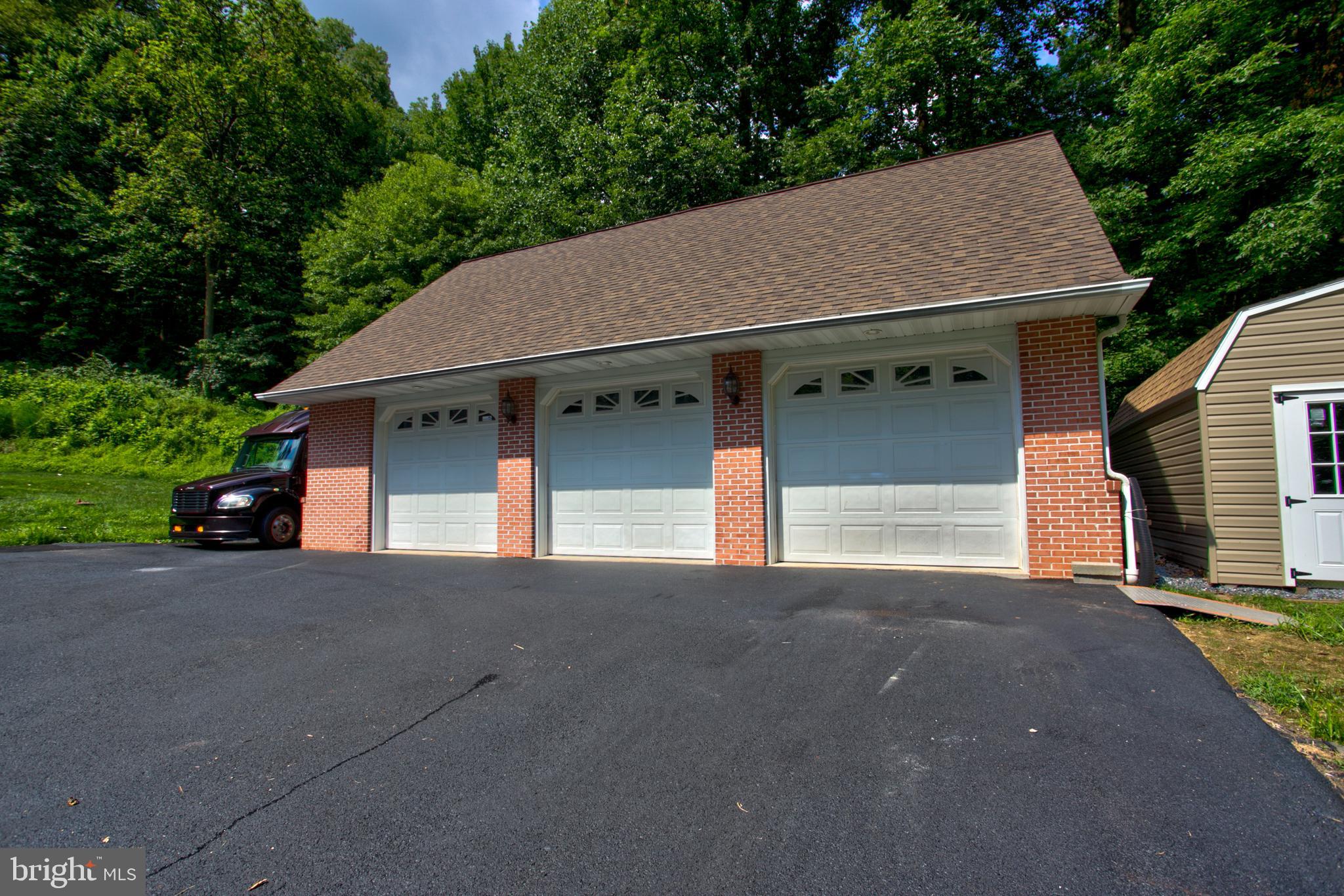 178 Ridge Avenue Ephrata, PA 17522 - Photo 32 of 44 Garage, Height Accommodates Lift