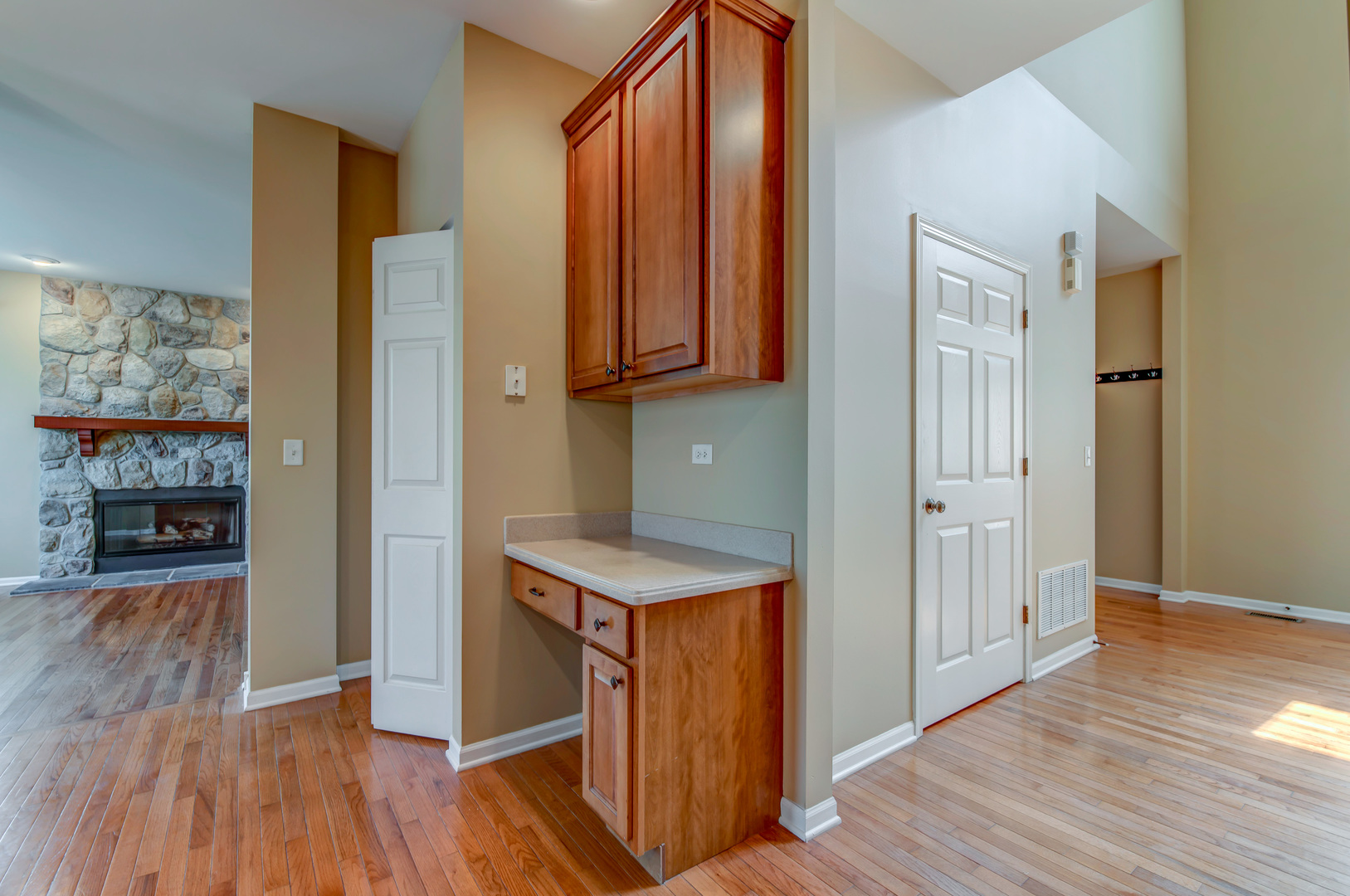 860 Spring Creek Circle Naperville, IL 60565 - Photo 12 of 26 a view of hallway with wooden floor