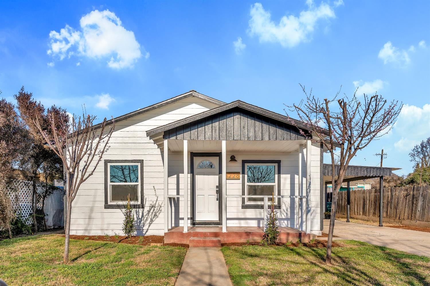 1228 C Street Reedley, CA 93654 - Photo 1 of 20 Gallery Image 1