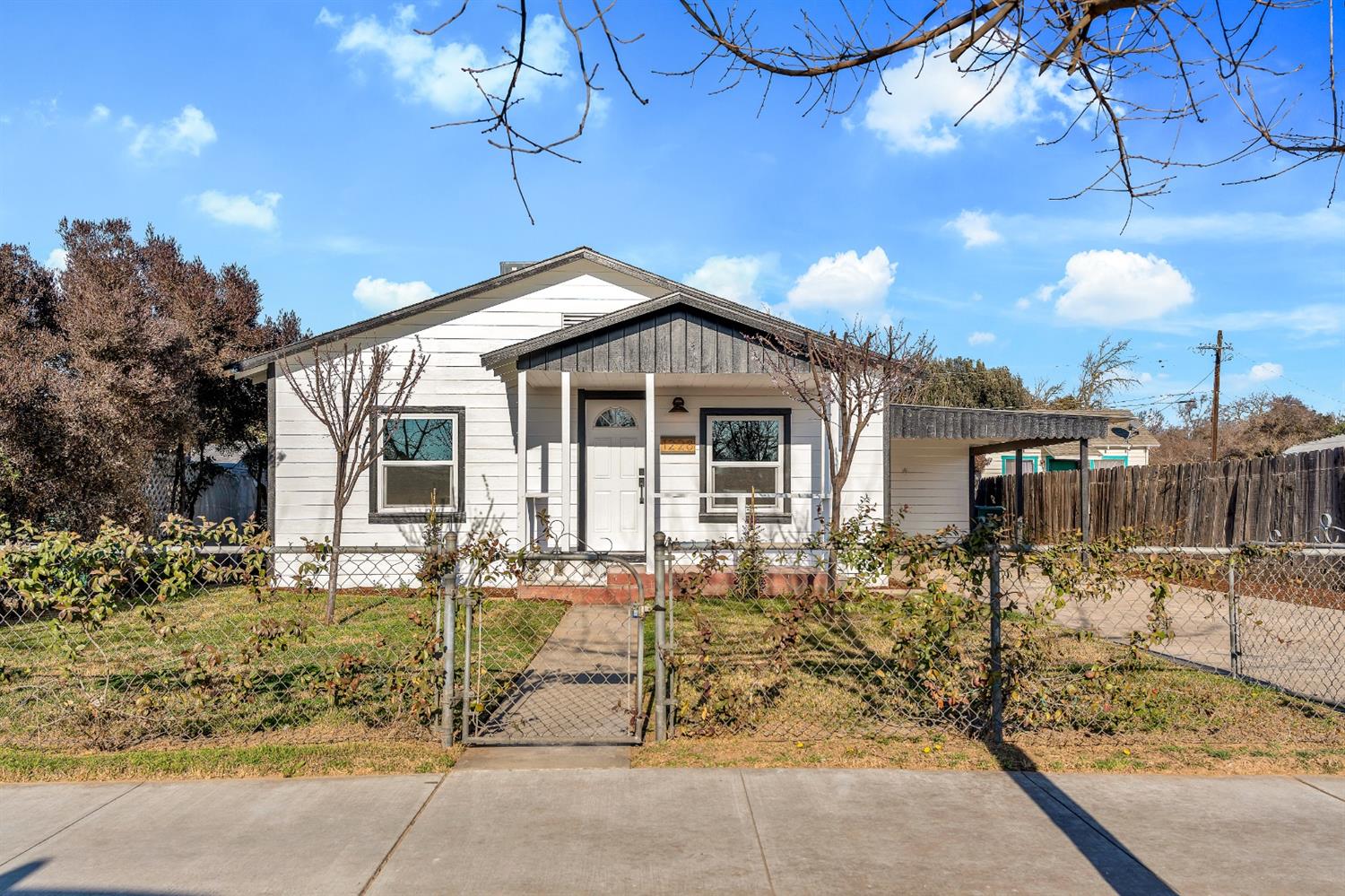 1228 C Street Reedley, CA 93654 - Photo 2 of 20 Gallery Image 2