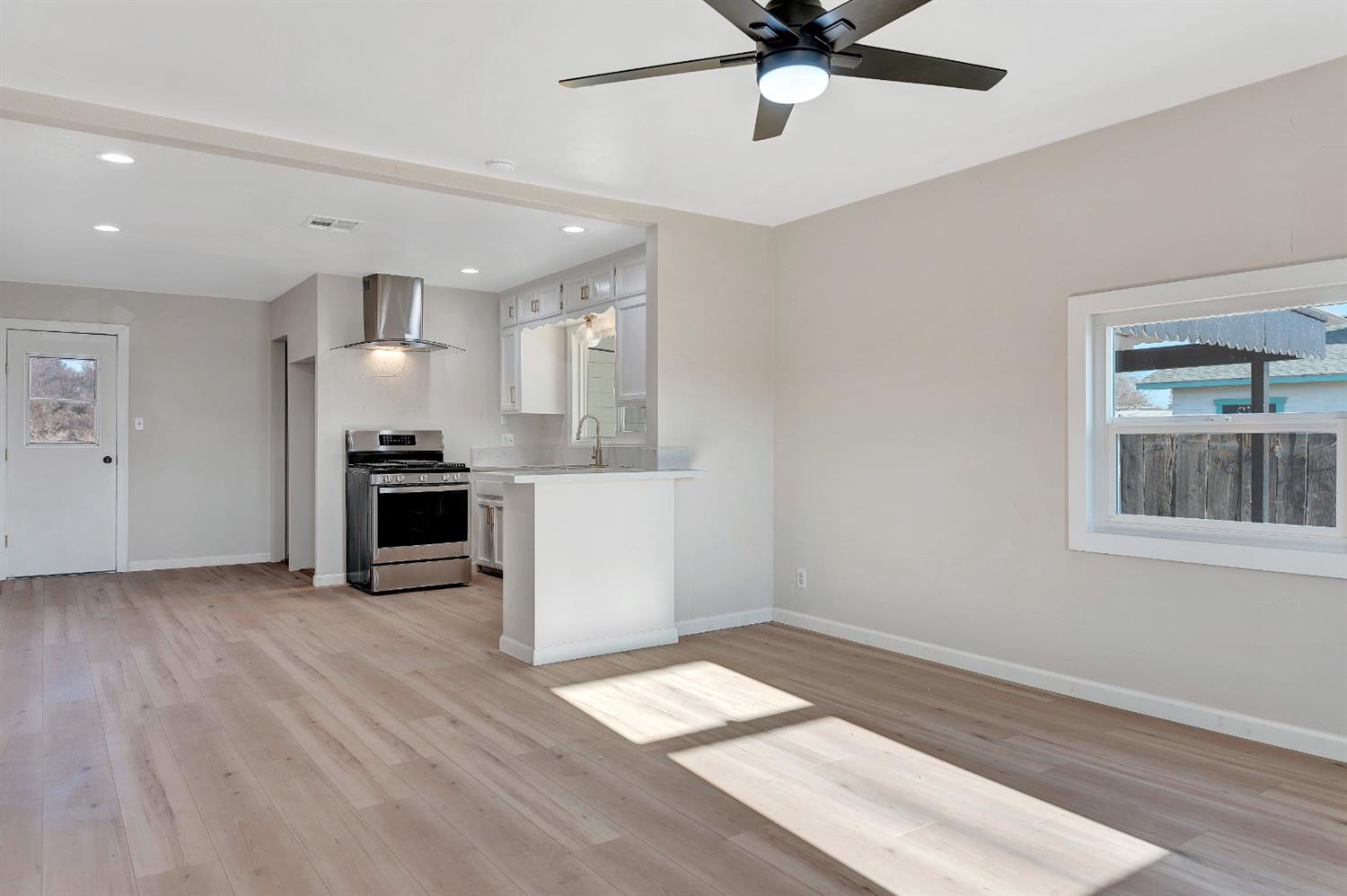 1228 C Street Reedley, CA 93654 - Photo 5 of 20 Gallery Image 5