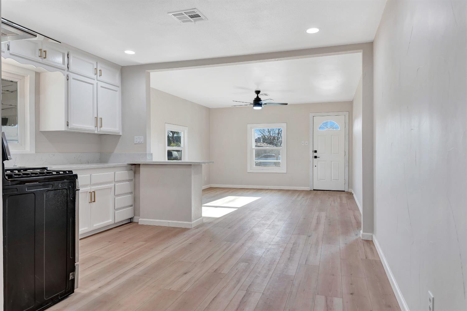 1228 C Street Reedley, CA 93654 - Photo 6 of 20 Gallery Image 6
