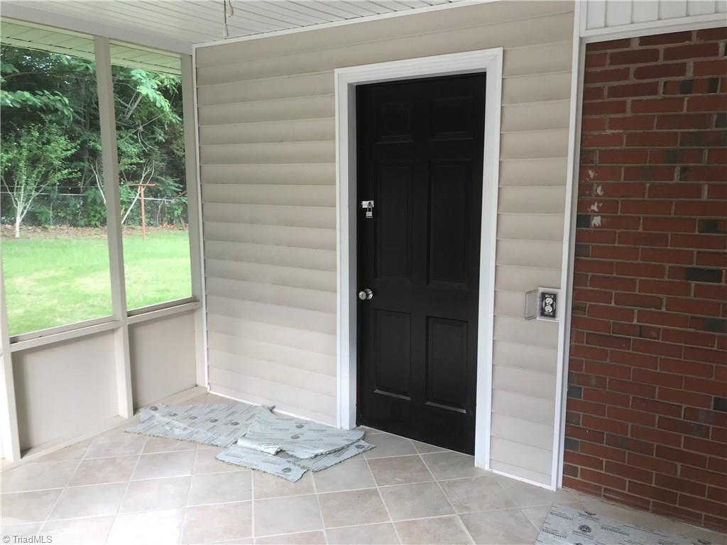 2033 Twain Road Greensboro, NC 27405 - Photo 2 of 15 Gallery Image 2