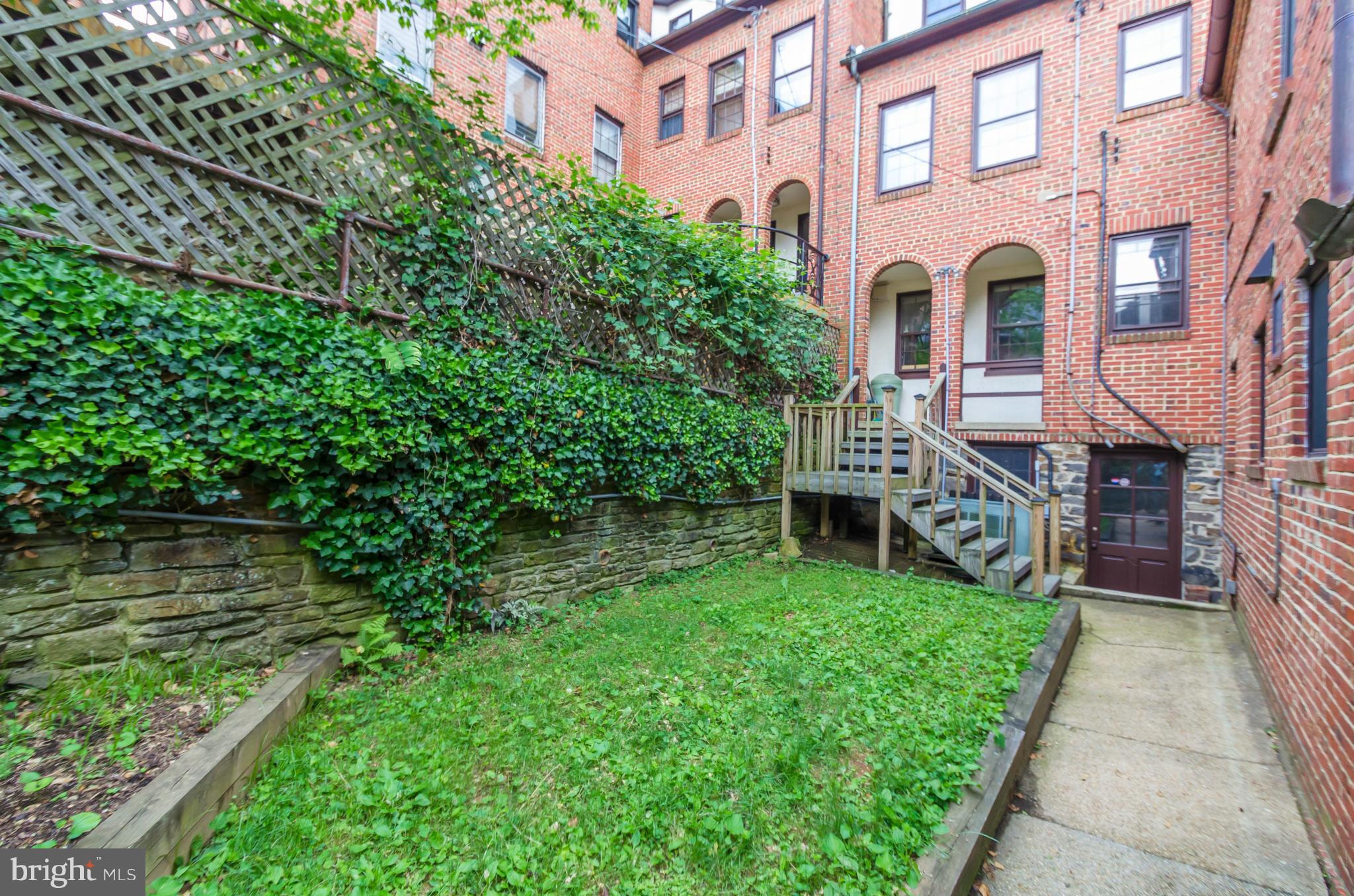 300 Ridgemede Road Baltimore, MD 21210 - Photo 7 of 30 Rear yard