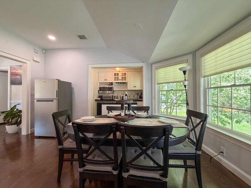 3 Sprague Road Wellesley, MA 02481 - Photo 15 of 33