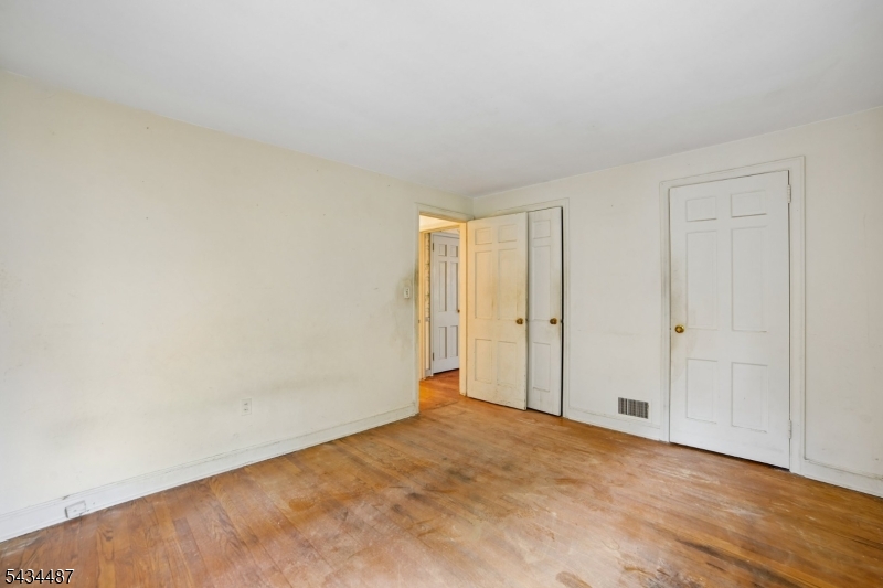 137 Beekman Road Summit, NJ 07901 - Photo 30 of 44