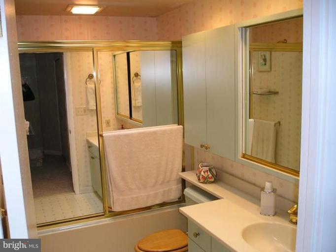 1100 Middleborough Road Essex, MD 21221 - Photo 8 of 15 Bath #1