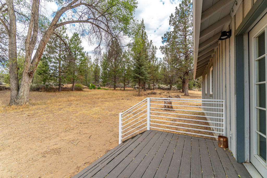 64635 Deschutes Market Road Bend, OR 97701 - Photo 18 of 55 16