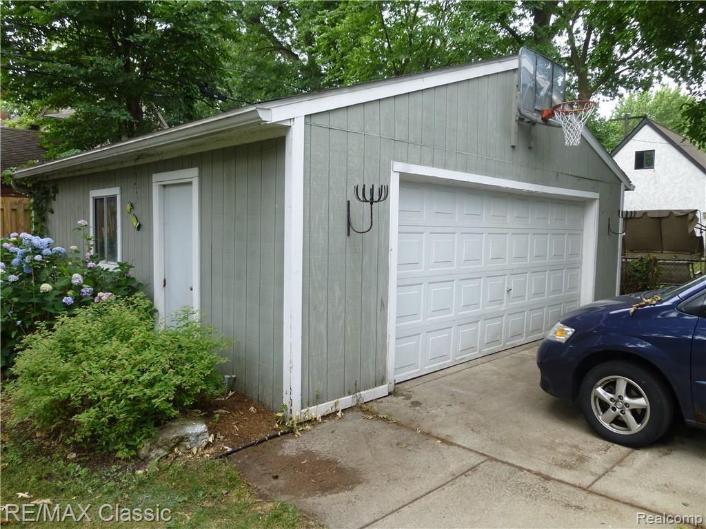 20 Wellesley Drive Pleasant Ridge, MI 48069 - Photo 51 of 67 P1020128.JPG