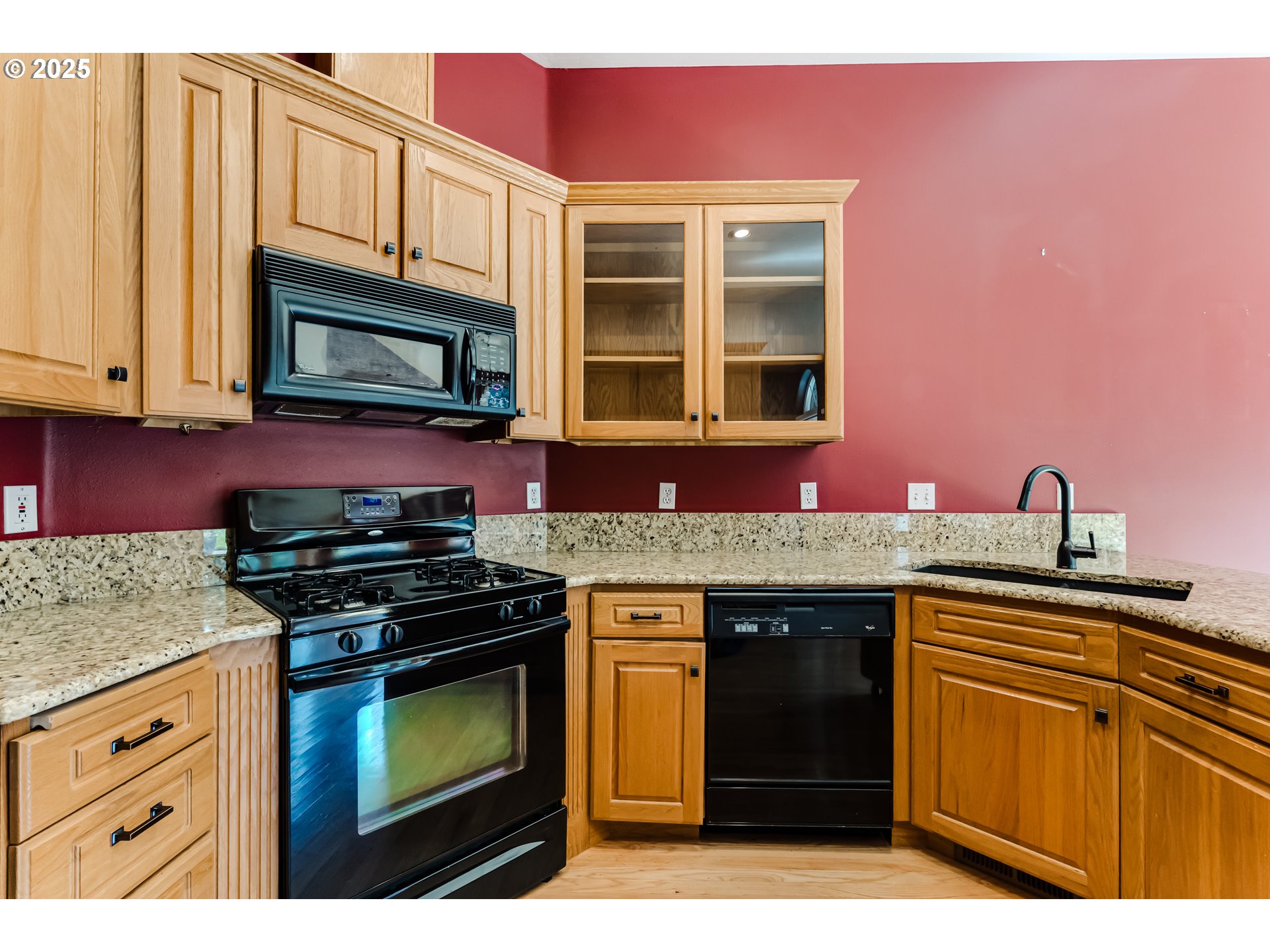 1391 Wimbledon Place Springfield, OR 97477 - Photo 11 of 40