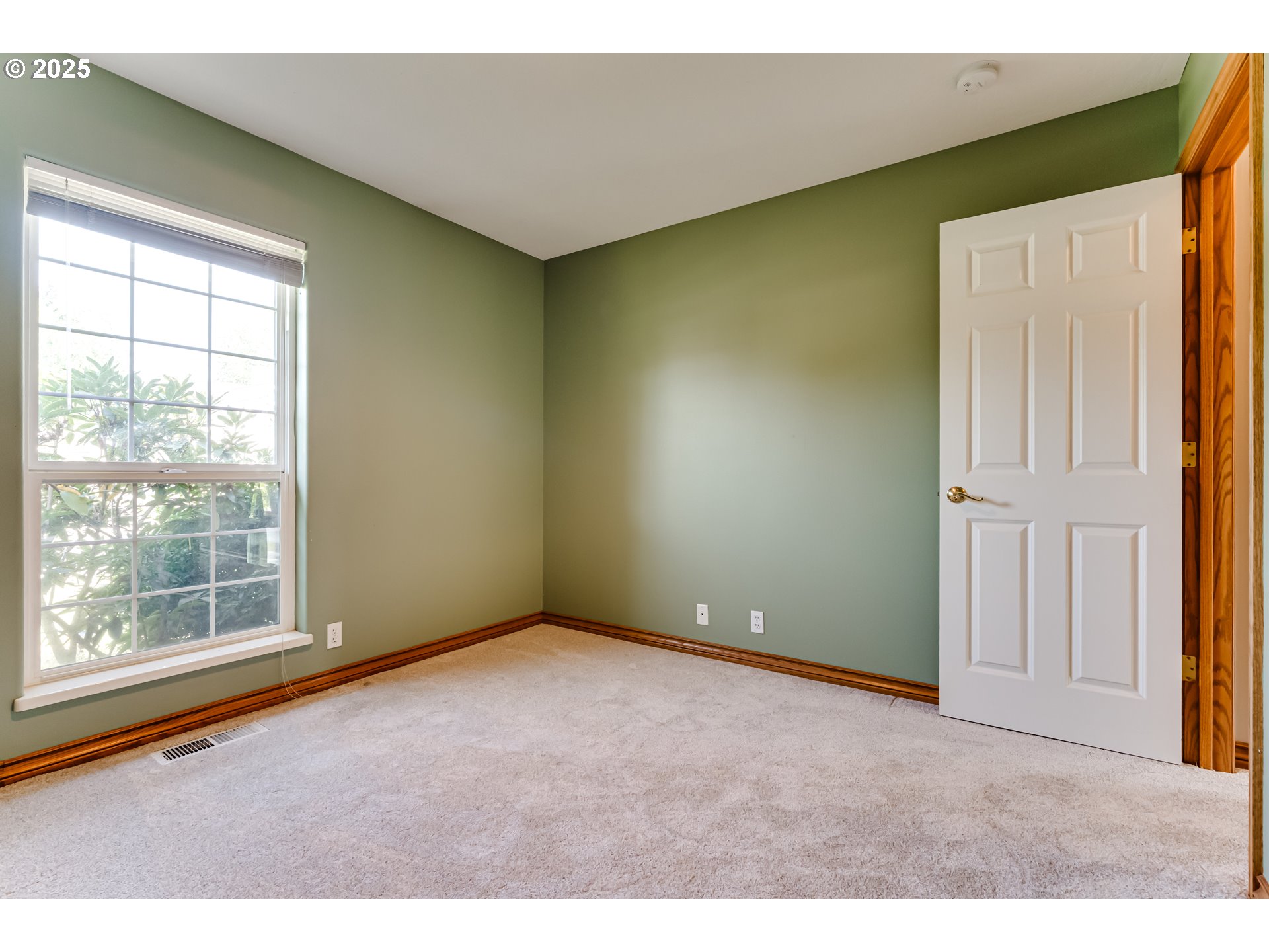 1391 Wimbledon Place Springfield, OR 97477 - Photo 27 of 40