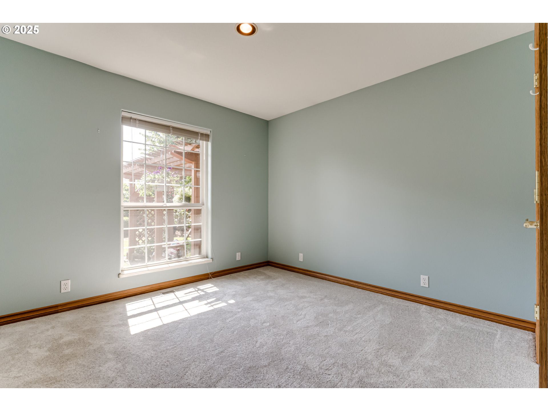 1391 Wimbledon Place Springfield, OR 97477 - Photo 29 of 40