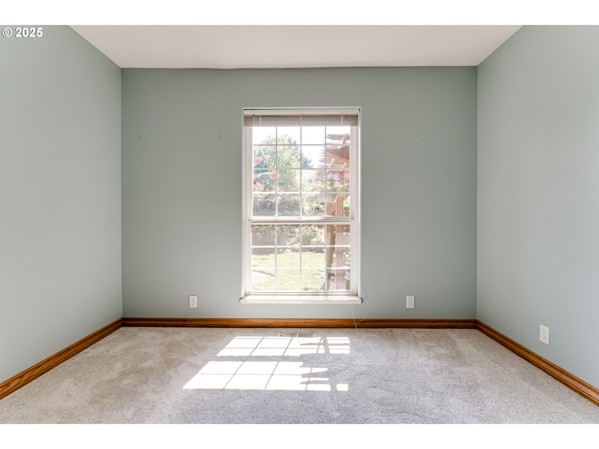1391 Wimbledon Place Springfield, OR 97477 - Photo 30 of 40