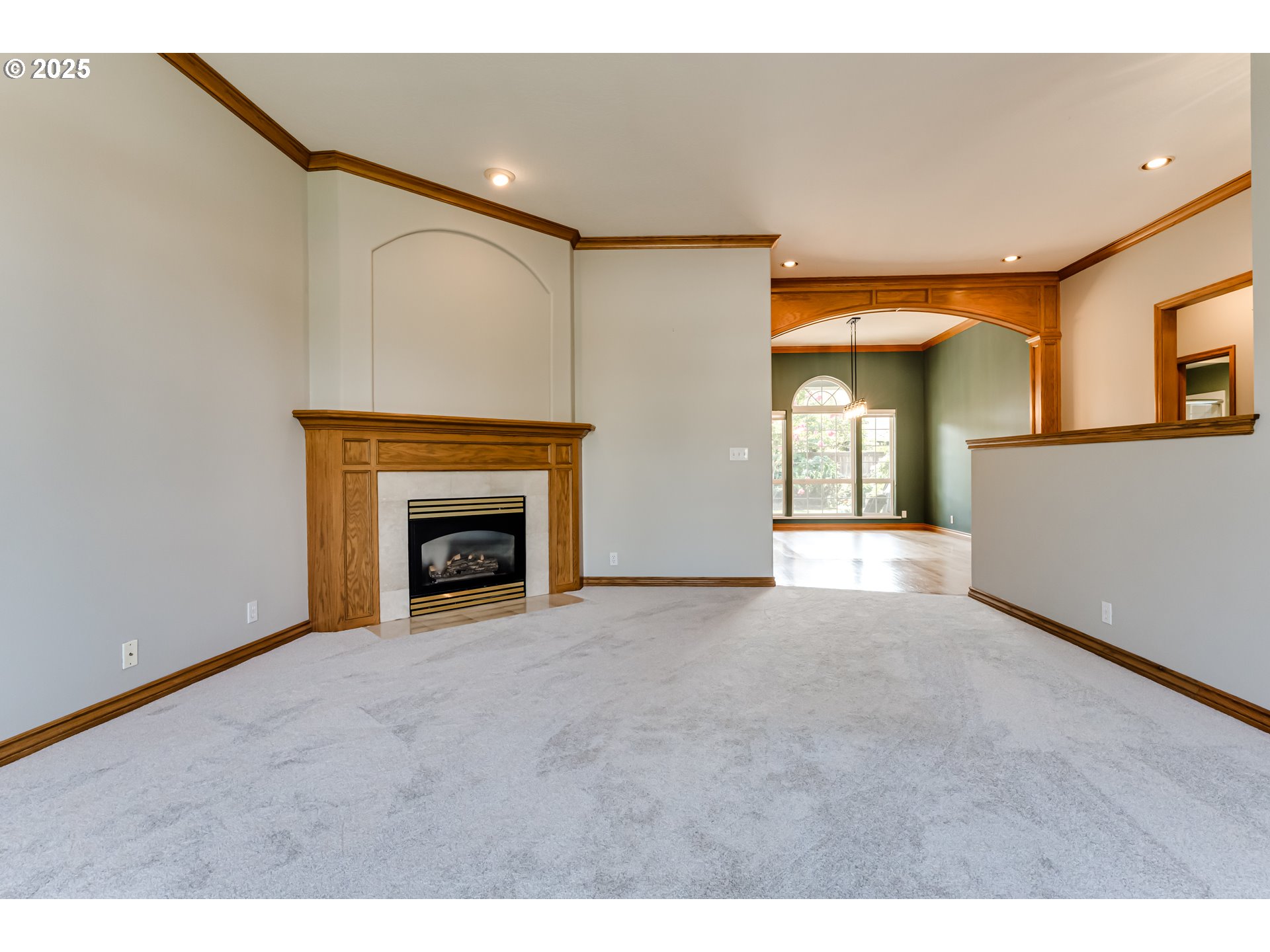 1391 Wimbledon Place Springfield, OR 97477 - Photo 3 of 40