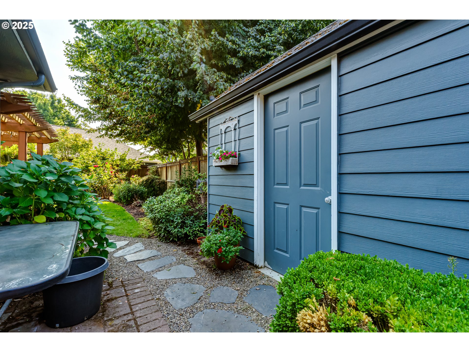 1391 Wimbledon Place Springfield, OR 97477 - Photo 36 of 40