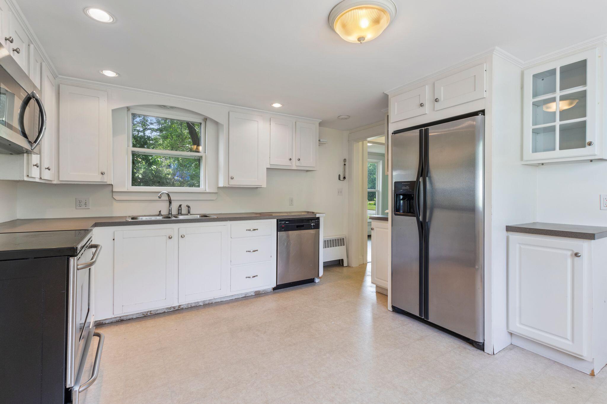 216 Middle Road Falmouth, ME 04105 - Photo 7 of 54 216_Middle_Rd_15