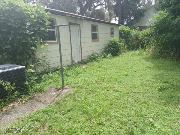 $1,200 | 232 Summit Street, Crescent City, FL 32112