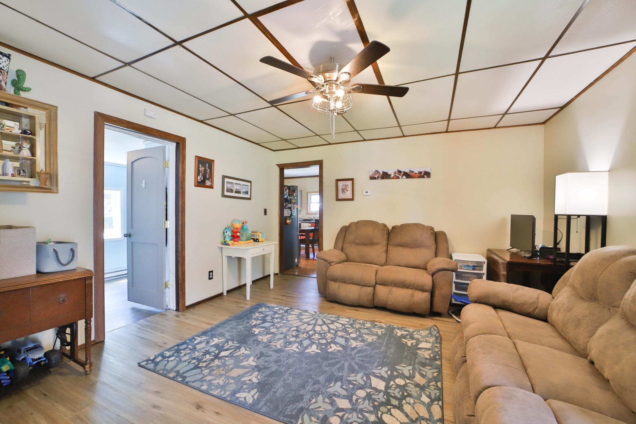 403 8th Street Northeast Staples, MN 56479 - Photo 10 of 41