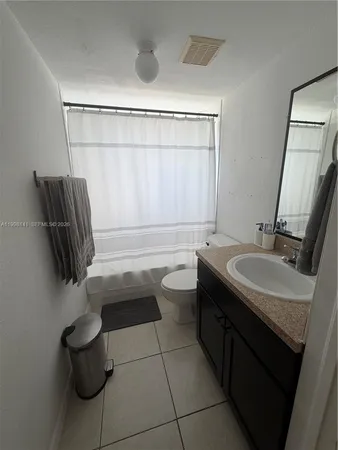 $1,900 | 2536 Northwest 24th Street, Unit 3F, Miami, FL 33142