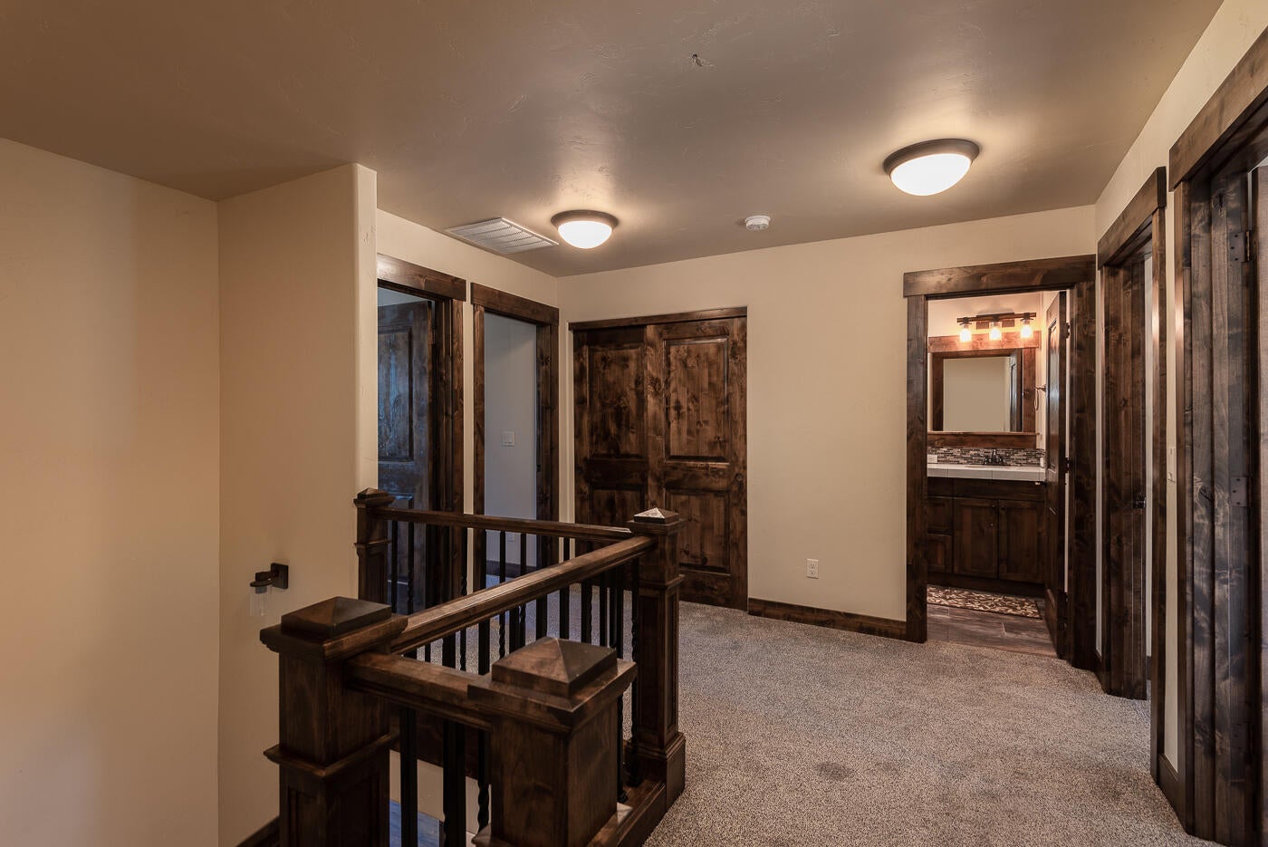 17055 Fontana Road Bend, OR 97707 - Photo 22 of 25 Upstairs Hall-10