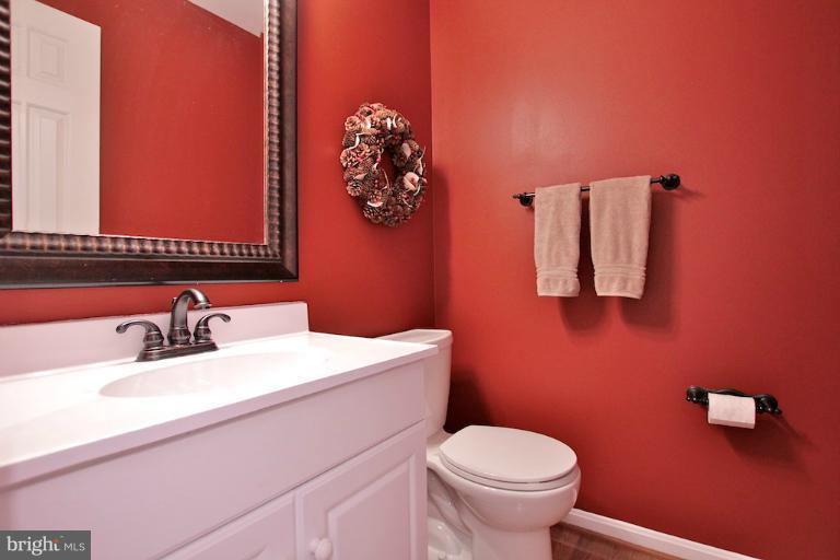 7 Rutledge Court Sterling, VA 20165 - Photo 24 of 27 Bath