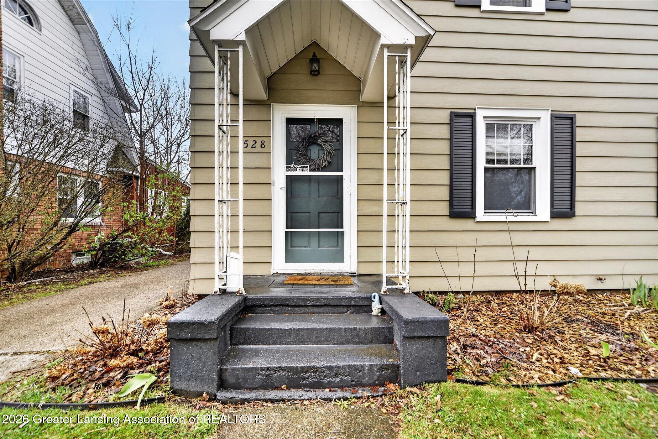 528 Riley Street Lansing, MI 48910 - Photo 5 of 36 05-528 Riley St Lansing, MI 48910