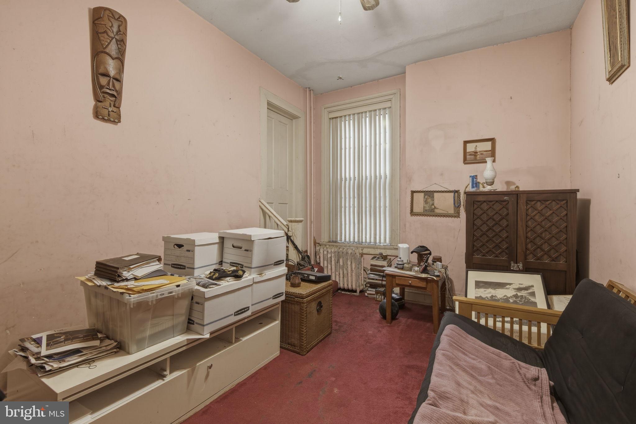 222 West Madison Street Baltimore, MD 21201 - Photo 19 of 40 a living room with furniture