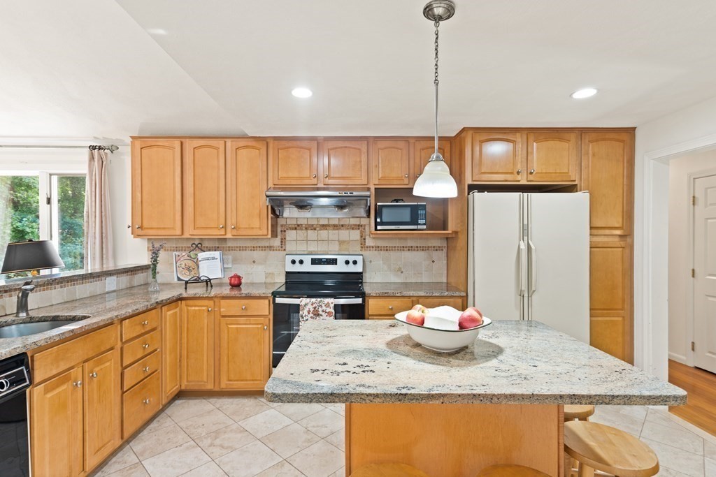 12 Trayer Road Canton, MA 02021 - Photo 11 of 38 Gallery Image 11