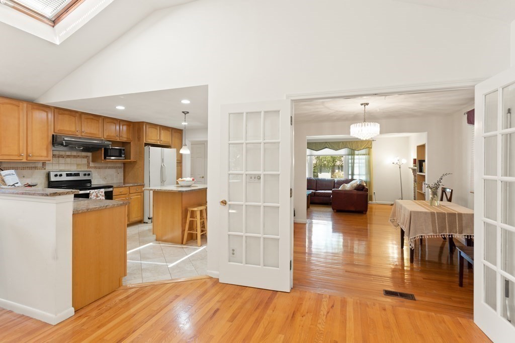 12 Trayer Road Canton, MA 02021 - Photo 6 of 38 Gallery Image 6