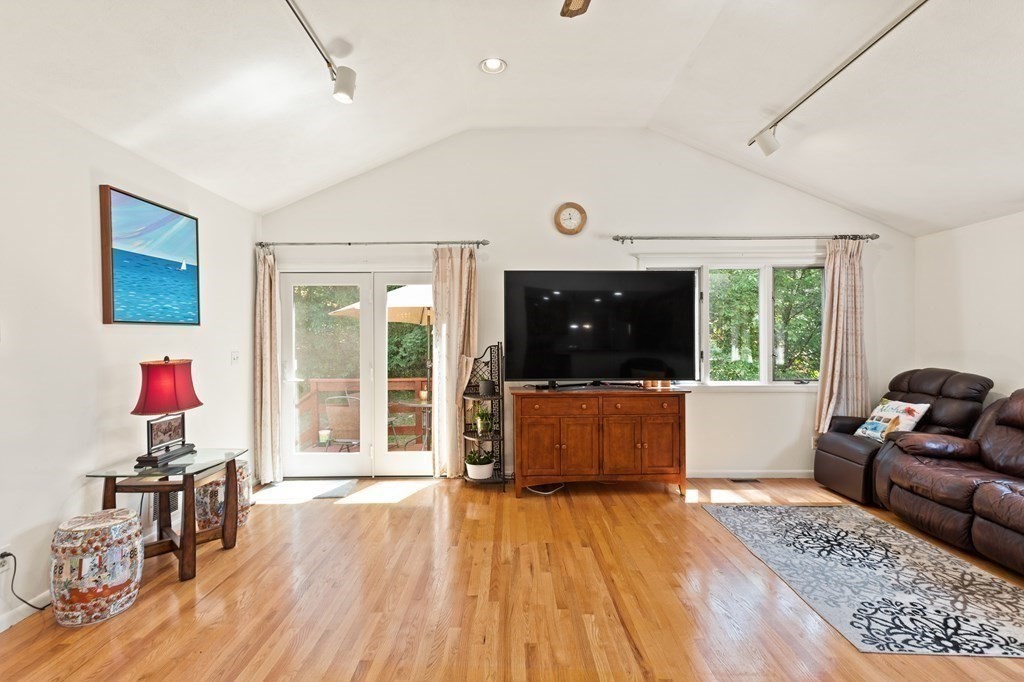 12 Trayer Road Canton, MA 02021 - Photo 8 of 38 Gallery Image 8