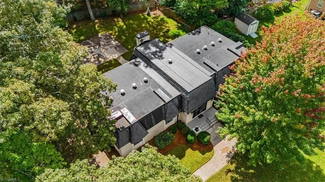 $599,000 | 904 Pebble Drive, Greensboro, NC 27410