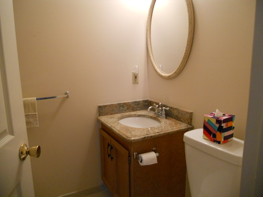 34525 Mulvey Road Fraser, MI 48026 - Photo 11 of 21 31279318-10.JPG