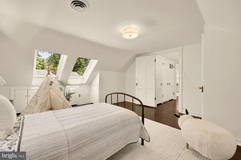 $2,000,000 | 7104 Beechwood Drive, Chevy Chase, MD 20815
