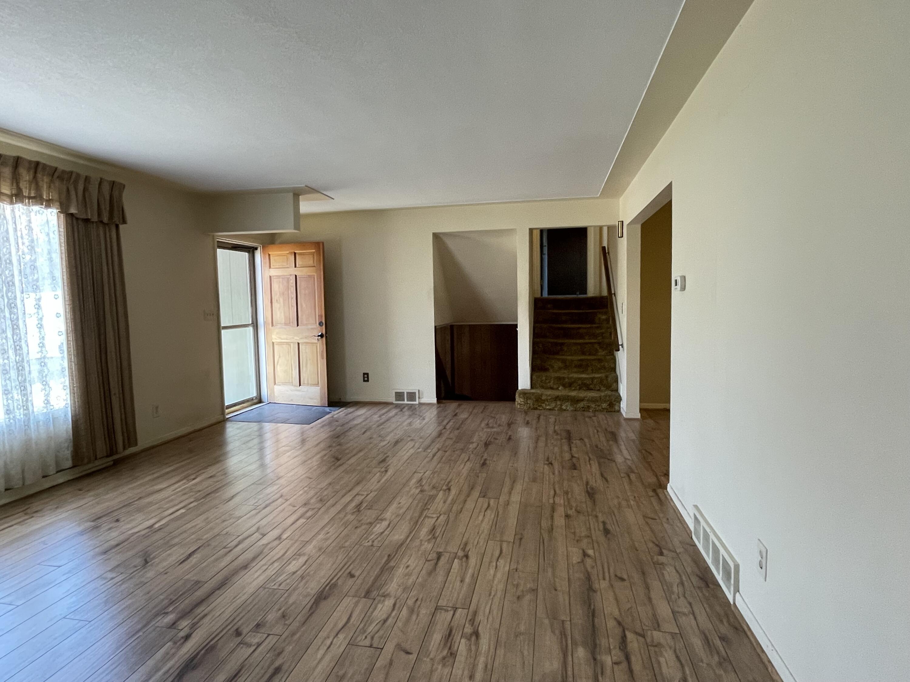 1580 Princeton Road Muskegon, MI 49441 - Photo 4 of 27 Main Living
