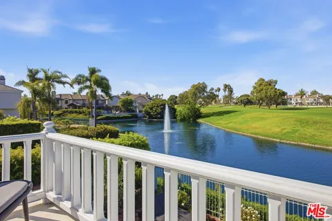$3,695,000 | 19382 Woodlands Drive, Huntington Beach, CA 92648