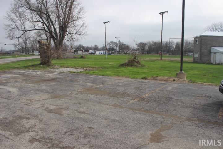 927 West Walnut Street Albany, IN 47320 - Photo 4 of 4