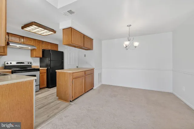 $2,550 | 6903 B Sandra Marie Circle, Unit B, Alexandria, VA 22310