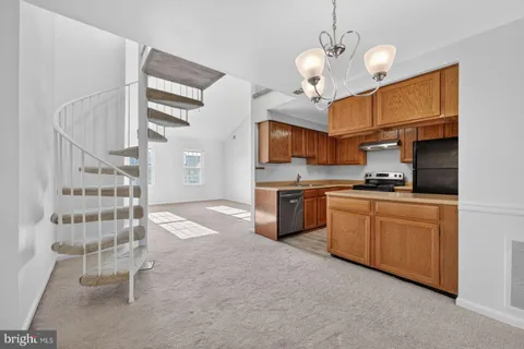 $2,550 | 6903 B Sandra Marie Circle, Unit B, Alexandria, VA 22310