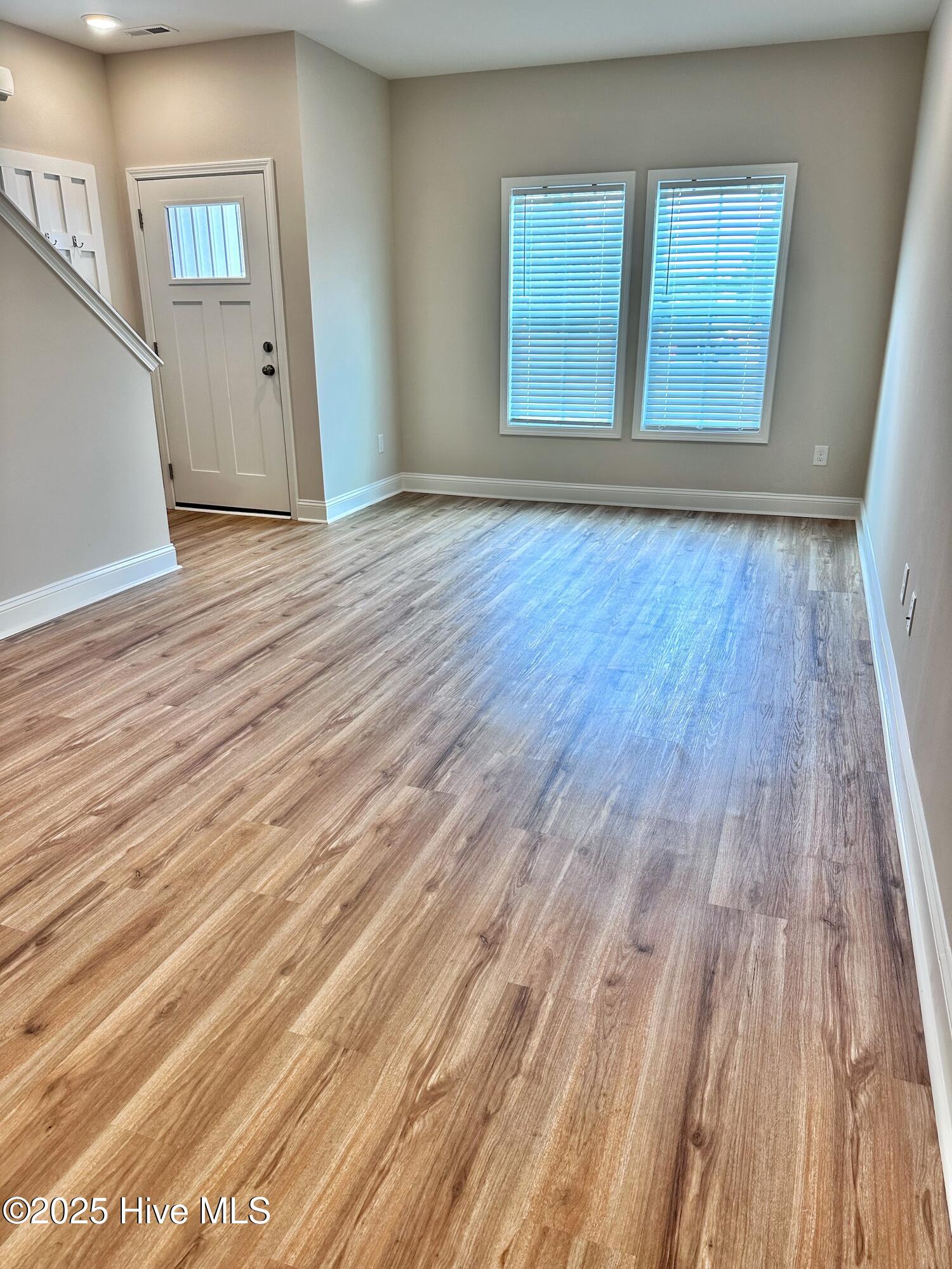 175 Loren Road Hubert, NC 28539 - Photo 4 of 21 4 - Entry