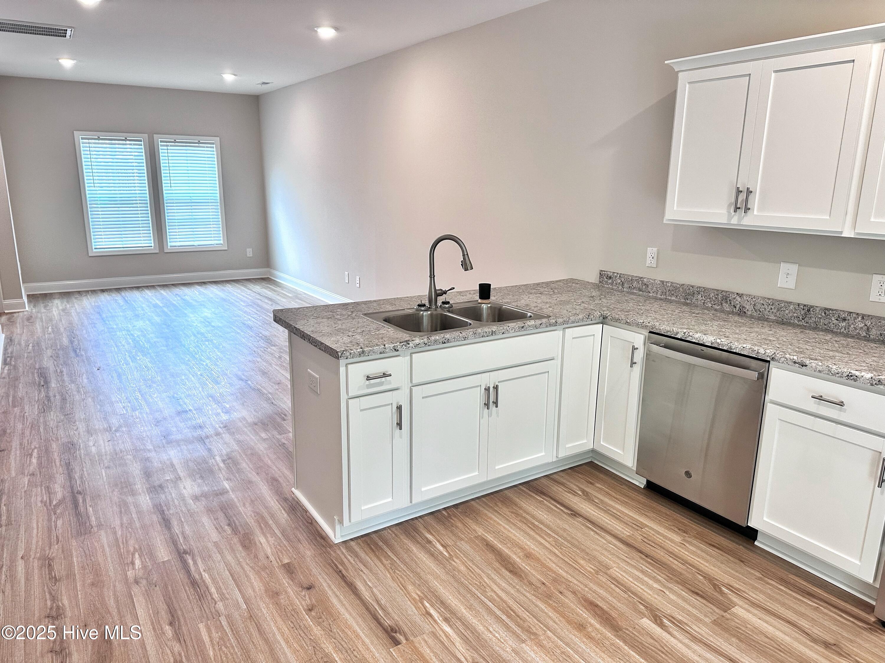 175 Loren Road Hubert, NC 28539 - Photo 9 of 21 8 - Kitchen