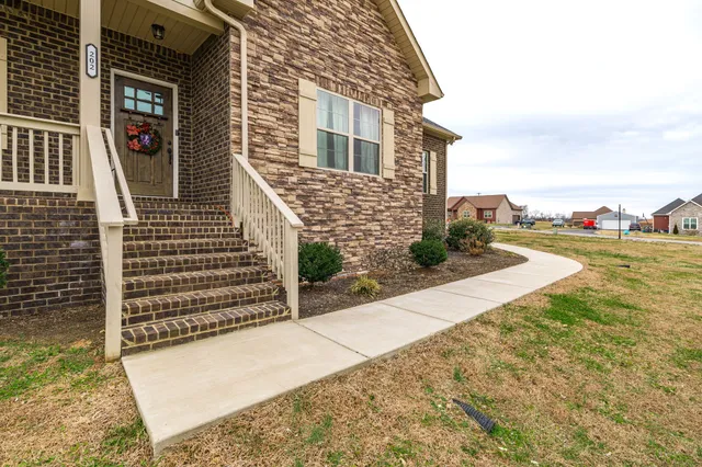 $439,000 | 202 Hollow Tree Circle, Castalian Springs, TN 37031