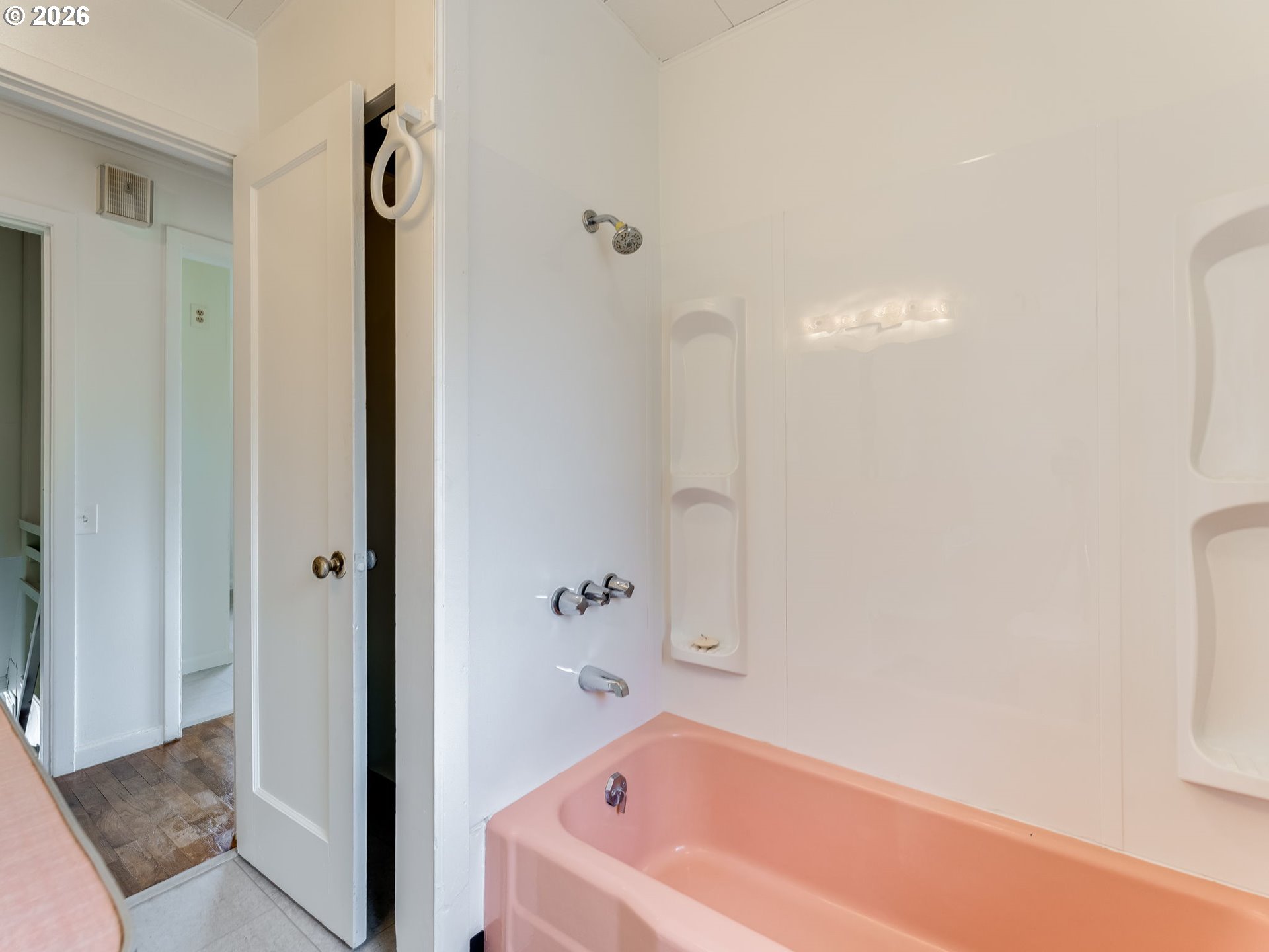 135 Northwest 15th Avenue Camas, WA 98607 - Photo 21 of 42 Bathroom