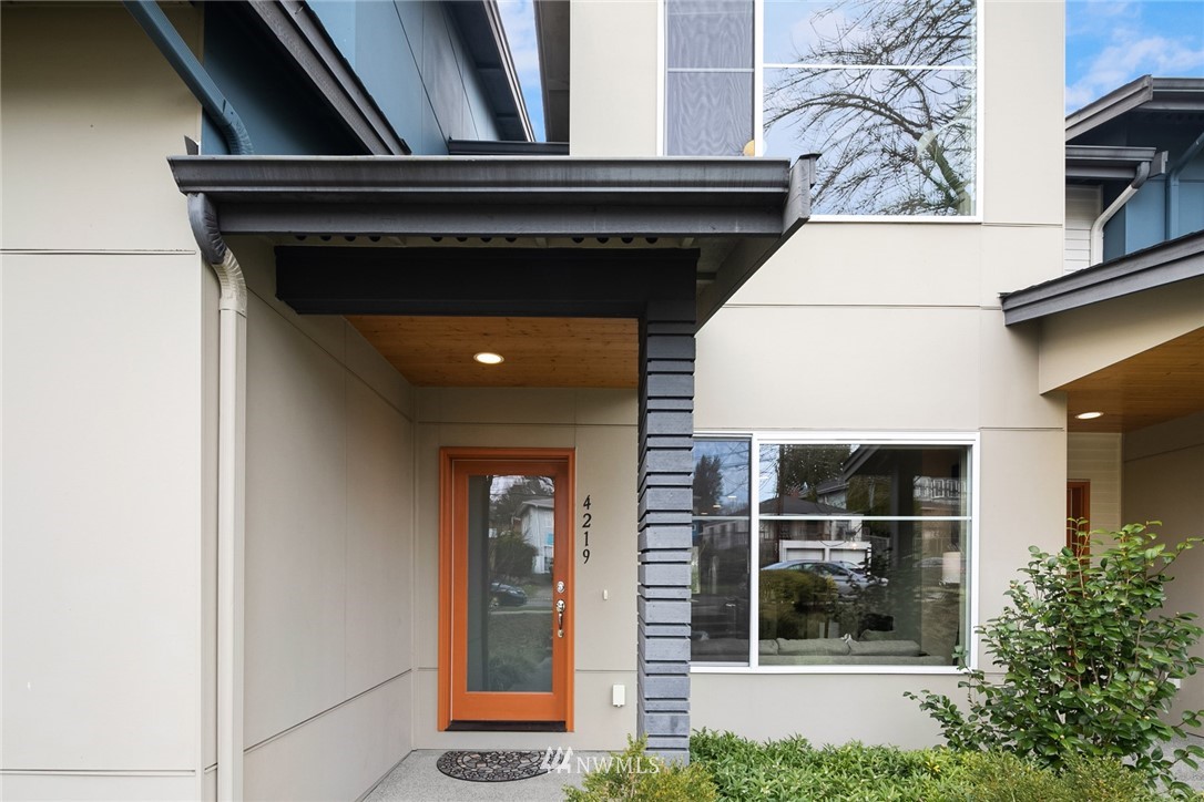 4219 Renton Avenue South Seattle, WA 98108 - Photo 2 of 22
