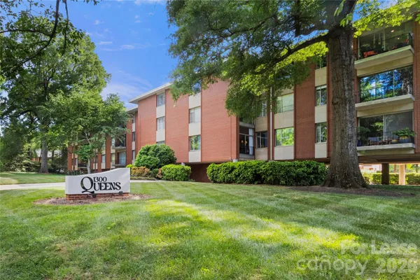 $2,500 | 1300 Queens Road, Unit 309, Charlotte, NC 28207