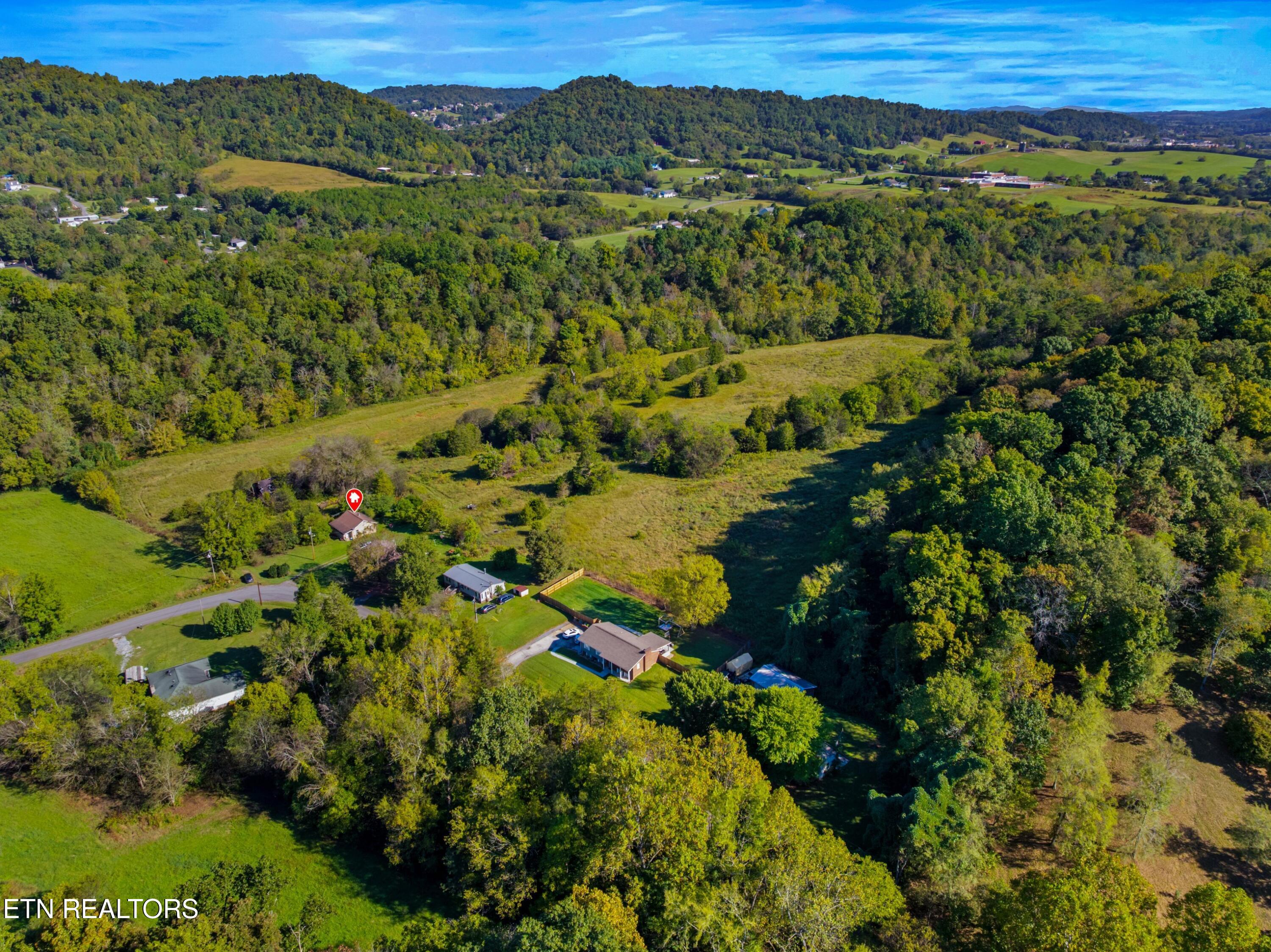 792 R H Ellis Road Dandridge, TN 37725 - Photo 19 of 25 019-792RHEllisRoad-Dandridge