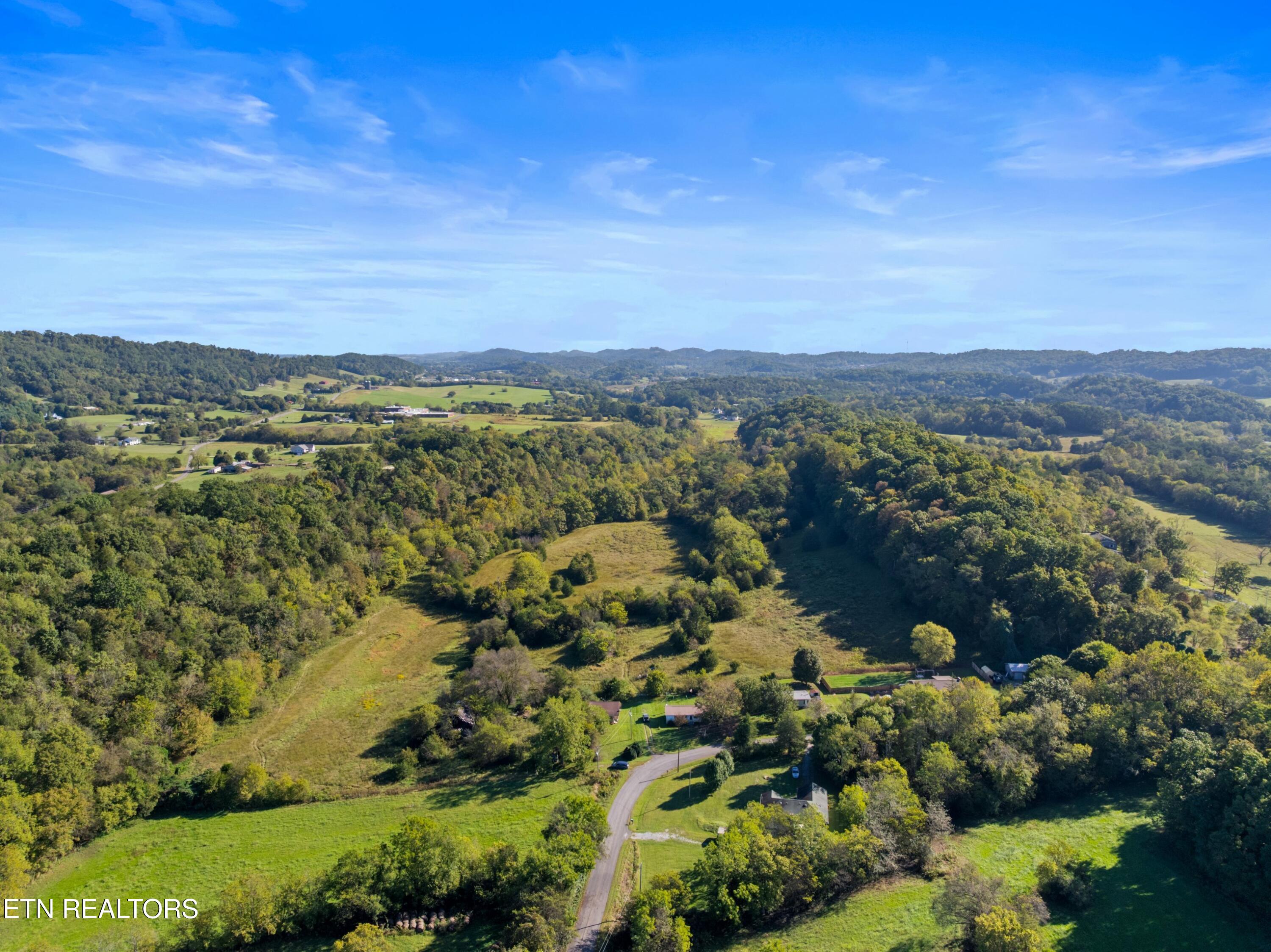 792 R H Ellis Road Dandridge, TN 37725 - Photo 2 of 25 002-792RHEllisRoad-Dandridge
