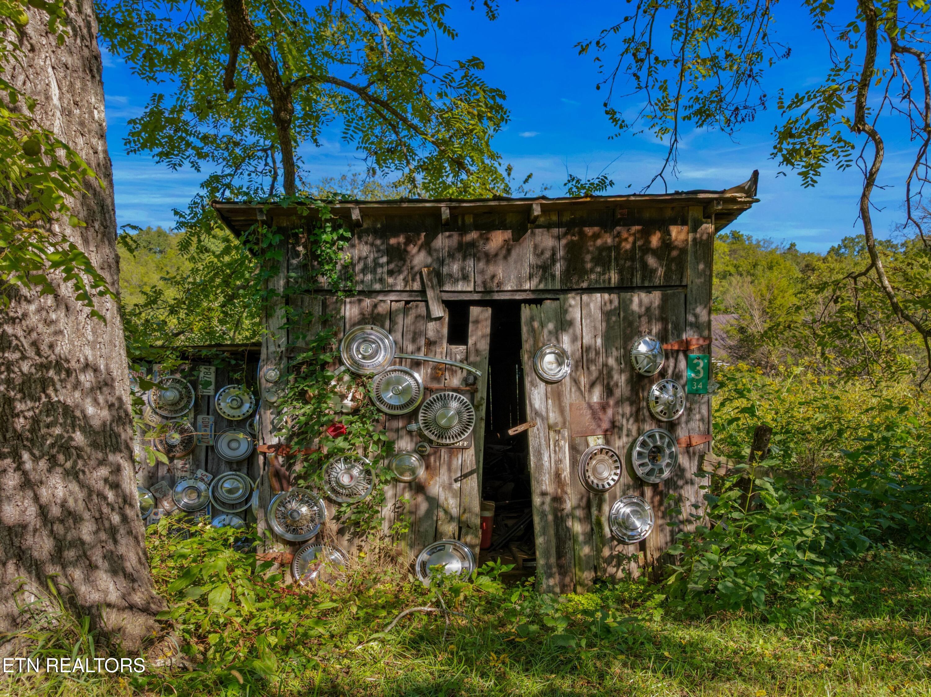 792 R H Ellis Road Dandridge, TN 37725 - Photo 22 of 25 022-792RHEllisRoad-Dandridge-TN-37725-SM