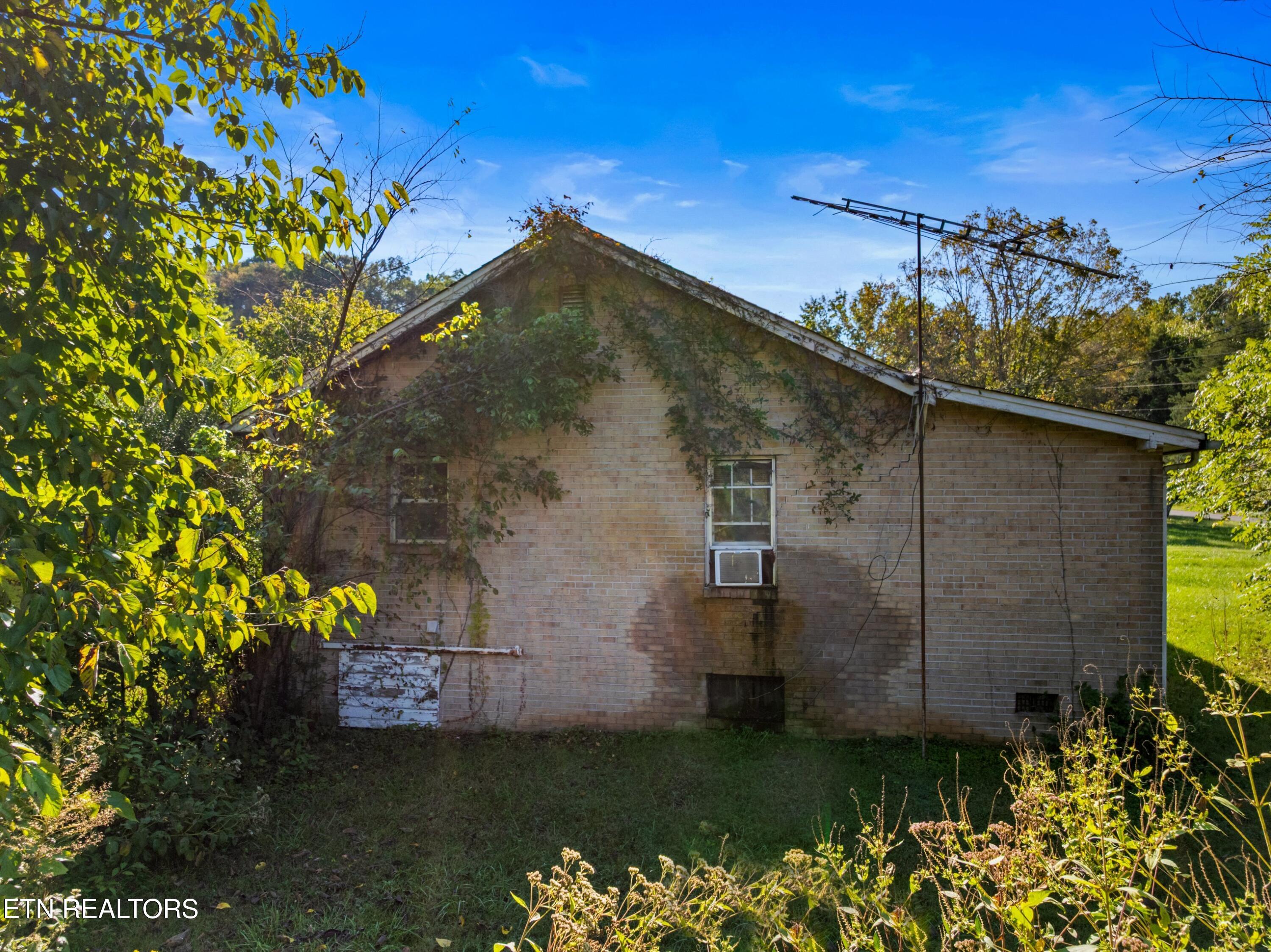 792 R H Ellis Road Dandridge, TN 37725 - Photo 24 of 25 024-792RHEllisRoad-Dandridge