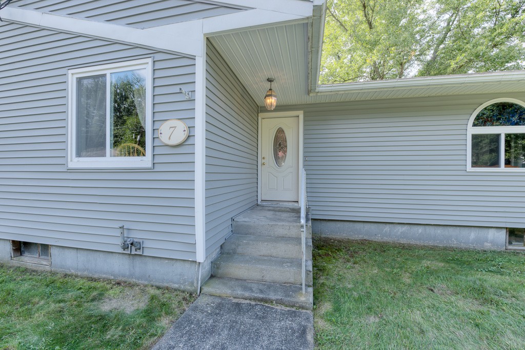 7 Saybrook Road Shrewsbury, MA 01545 - Photo 3 of 30 Gallery Image 3