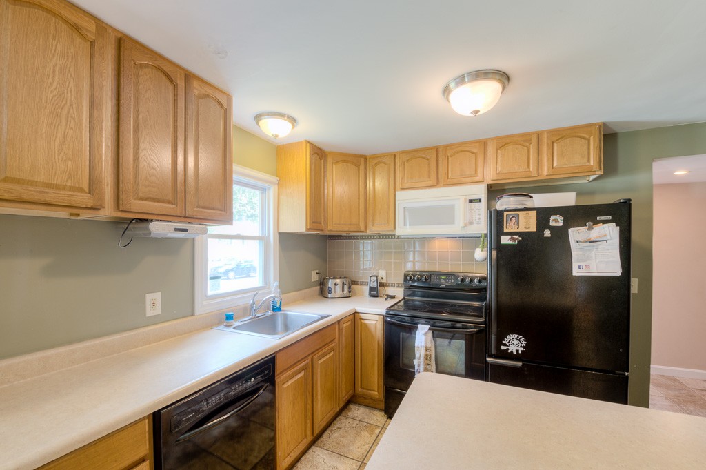 7 Saybrook Road Shrewsbury, MA 01545 - Photo 7 of 30 Gallery Image 7